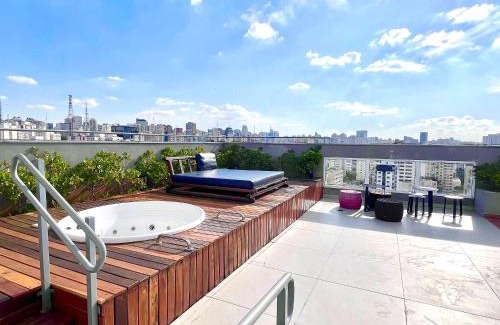 Liberdade Apartment | Rooftop com LINDA VISTA e Ar - Ao lado do metrô
