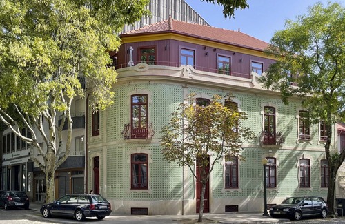 Bonfim Apartment | Elegant Balcony Studio in Art Nouveau Townhouse - Rated 10/10