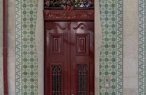 Bonfim Apartment | Elegant Balcony Studio in Art Nouveau Townhouse - Rated 10/10