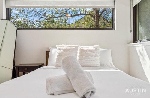 Blackshear-Prospect Hill House | Relax by Rooftop Fire Pits Near DT Rainy St & Putting Green