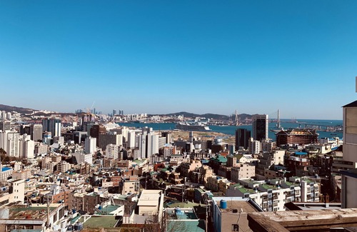 Jung-gu House | Serene Rooftop Ocean View at Woody House for Families