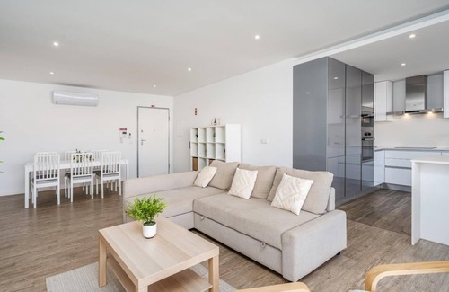 Funchal Apartment | Rooftop pool, balcony and AC