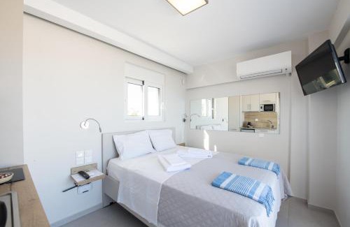 Varkiza Apartment | Scenic RoofTop Sea View Cabin for Your Next Getaway