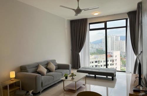 George Town House | Experience Rooftop Bliss with Sky Pool in Georgetown