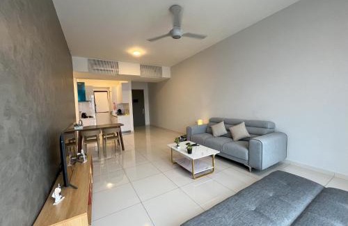 George Town House | Experience Rooftop Bliss with Sky Pool in Georgetown