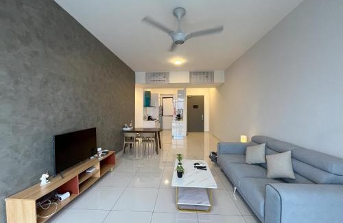 George Town House | Experience Rooftop Bliss with Sky Pool in Georgetown