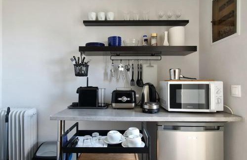 Papagou-Holargos Apartment | Elevated Rooftop Studio Apt near Metro Cholargos