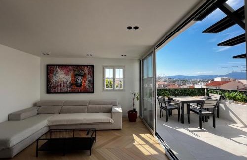 Antibes City Centre Apartment | Oceanfront Rooftop Retreat in Vieil Antibes, Rated 9.7