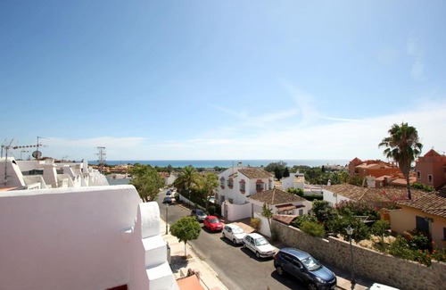 Urbanizacion Hacienda las Chapas House | Inviting Rooftop Villa in Cabo Pino with Ocean Views