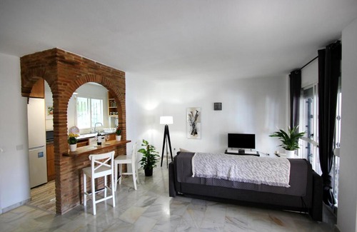 Urbanizacion Hacienda las Chapas House | Inviting Rooftop Villa in Cabo Pino with Ocean Views