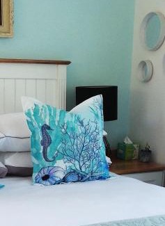 Bredasdorp Apartment | Rooftops: 4-Star Family-Friendly Retreat with Top Reviews