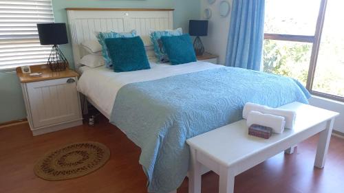 Bredasdorp Apartment | Rooftops: 4-Star Family-Friendly Retreat with Top Reviews