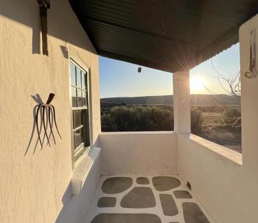 Karoo Hoogland Cabin | Top-Rated Rooikloof Guest Farm: Perfect for Families