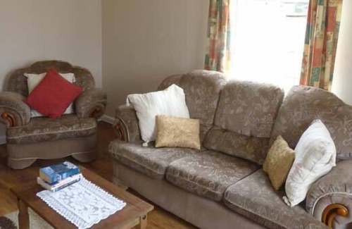 Ballinamore Bridge Cottage | ROOK HILL COTTAGE, pet friendly in Newbridge, County Galway