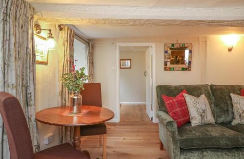 Drewsteignton House | Experience Rookwood: Pet-Friendly & Rated 9.6/10!