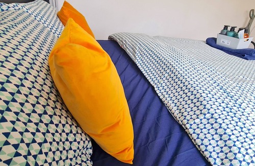Iver House | Cozy Double Room with Wifi - Steps from Iver Station