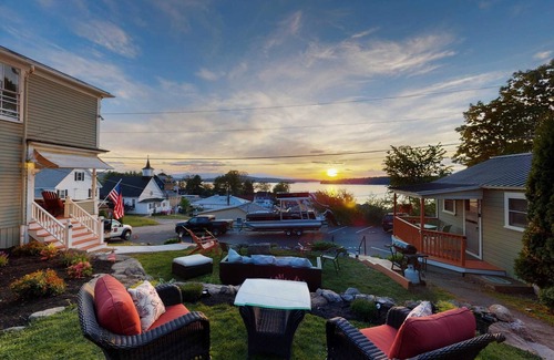 Weirs Beach House | Guest Favorite: Room 11 with Breakfast & Kitchen Access