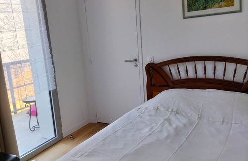 La Rochelle Bed & Breakfast | Cozy Room with Balcony & Private Shower, Near the Ocean