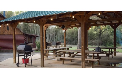 Uncertain Cabin | Cozy Room #18 with Breakfast & Child-Friendly Amenities