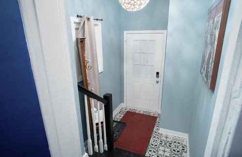 Centretown House | Cozy Room #2 in Downtown Ottawa for Budget Travelers