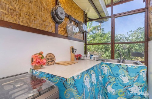 Moorea-Maiao House | Serene Rustic Bungalow Steps from Tipaniers Beach
