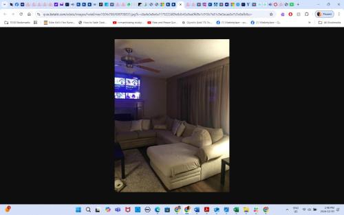 Southeast Edmonton House | Room # 2 sleep 4 Arrangement