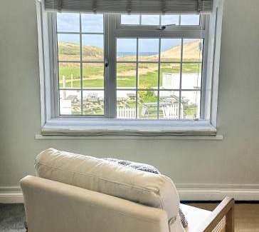 Holywell House | Oceanfront Room 3 at Holywell Beach Bar - Pet Friendly Stay