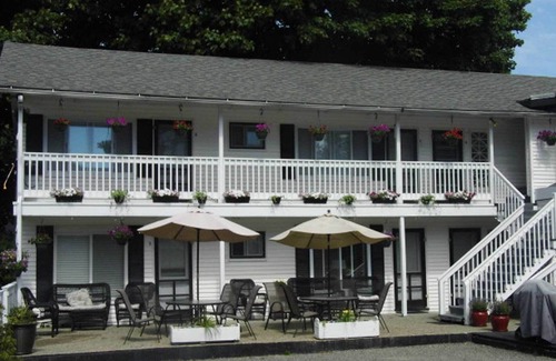 Otter Creek Apartment | Discover Room 3 at Otter Creek Inn - Rated 9.4/10!