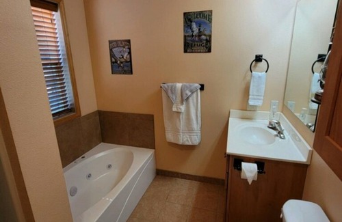 Wolf Creek Cabin | Delightful Room 3 at Wolf Creek Lodge, Montana - Top Rated Stay