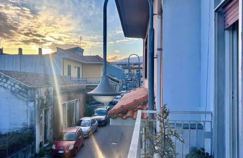 Scillichenti House | Cozy Acireale Retreat: Ideal for Pet and Child-Friendly Stays