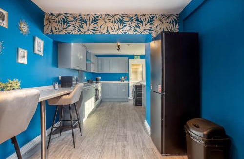 Llandudno House | Room 4, 23 Deganwy Avenue