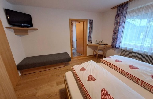 Mellau Bed & Breakfast | Room 4 - Guesthouse Puchmayr Manuela
