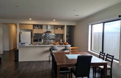 Delacombe House | Room 4 in brand new luxury home