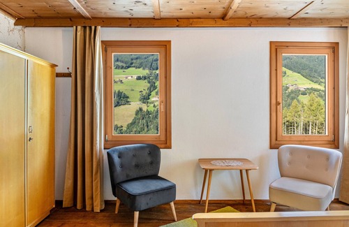 Hainzenberg Apartment | Room '4' with Mountain View, Shared Terrace and Wi-Fi