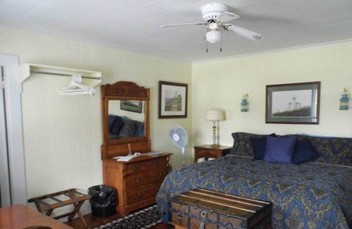 Otter Creek Apartment | Cozy Room 5 at Otter Creek Inn - Pet Friendly Retreat