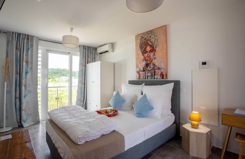 Saint-Francois Hotel | Relax in Room 6 "Le Palmier Fortunei" with Pool & Spa