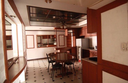 Pattaya Bay Apartment | Oceanfront Room 802 at Pattaya Tower with Pool & Spa