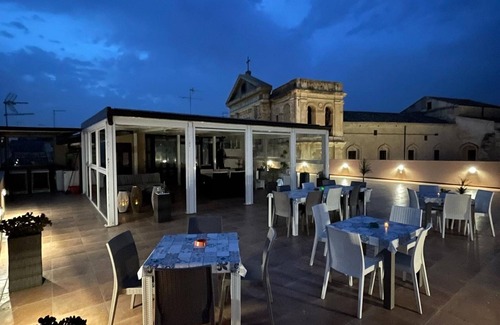 Licata Apartment | Room 'Al Duomo - Camera Doppia' with Shared Terrace, Wi-Fi and Air Conditioning