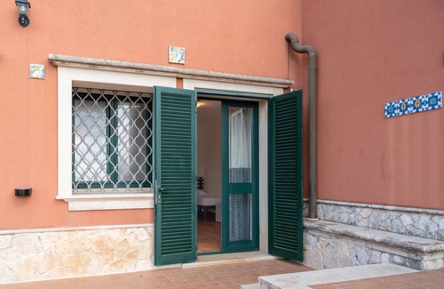 Syracuse Apartment | Room 'Al Palmento Relais - Barolo R6' with Shared Pool, Wi-Fi and Air Conditioning
