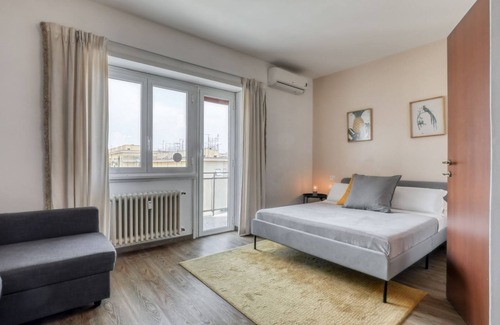 Cinecitta Bed & Breakfast | Experience Room Alberto Sordi in the Heart of Rome