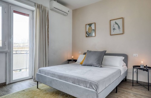 Cinecitta Bed & Breakfast | Experience Room Alberto Sordi in the Heart of Rome