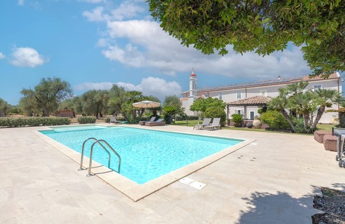 Alghero Apartment | Room 'Aline' with shared pool, Wi-Fi and air conditioning