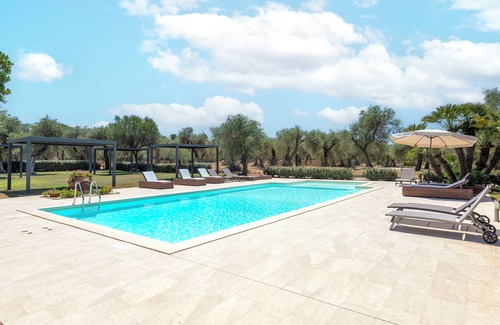 Alghero Apartment | Room 'Aline' with shared pool, Wi-Fi and air conditioning
