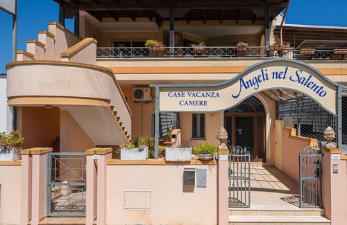 Cocumola Apartment | Room 'Angeli Nel Salento - Room 7' with Private Terrace, Wi-Fi and Air Conditioning