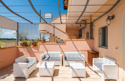 Cocumola Apartment | Room 'Angeli Nel Salento - Room 7' with Private Terrace, Wi-Fi and Air Conditioning