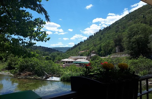 Stolac House | Cozy Stay at Grandma's Fatima - Child Friendly Retreat
