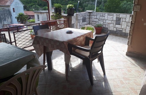 Stolac House | Cozy Stay at Grandma's Fatima - Child Friendly Retreat