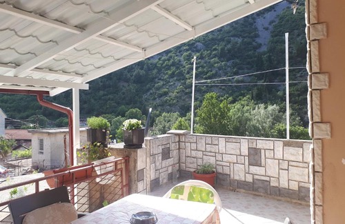Stolac House | Cozy Stay at Grandma's Fatima - Child Friendly Retreat