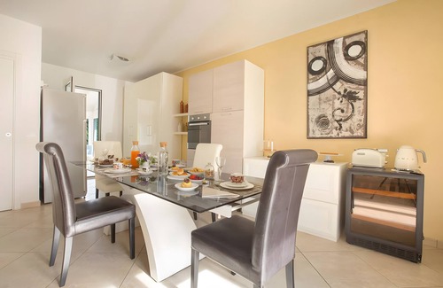 Melendugno Apartment | Room 'Big N6' with Shared Pool, Shared Garden and Wi-Fi