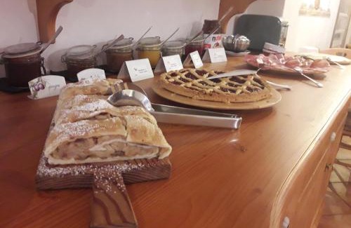 Ledro Bed & Breakfast | Cozy Room & Breakfast at Cà mea Dina with Oceanfront Views